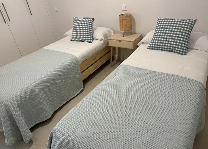 Galiciaguesthome-rosalia De Castro-silgar * سانكسينكسو